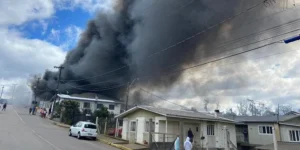 Incêndio consome fábrica de chocolates em Flores da Cunha, na Serra
