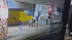 Família de turistas marroquinos é assaltada e agredida no Centro de Porto Alegre