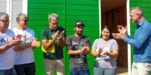 Campanha Fé no Rio Grande começa a entregar primeiras casas para vítimas das enchentes no RS