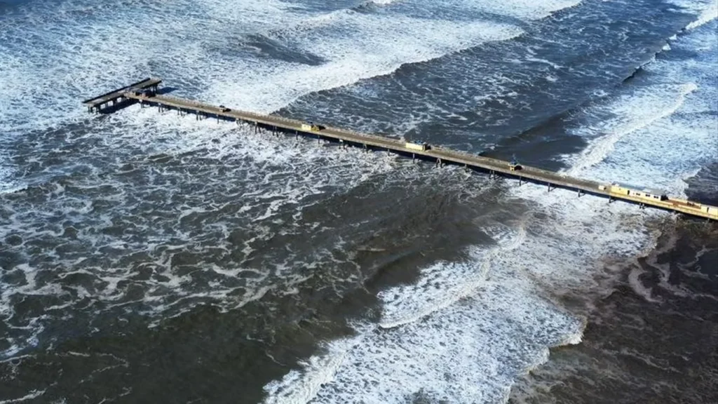 FORTE RESSACA ATINGE LITORAL DO RIO GRANDE DO SUL 2 mar1308c
