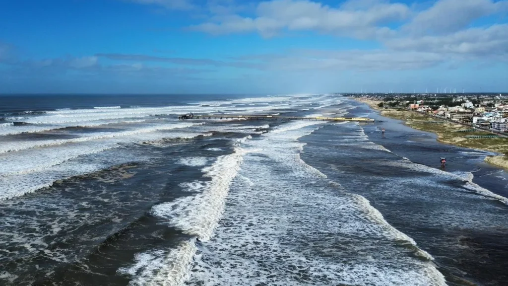 FORTE RESSACA ATINGE LITORAL DO RIO GRANDE DO SUL 3 mar1308d