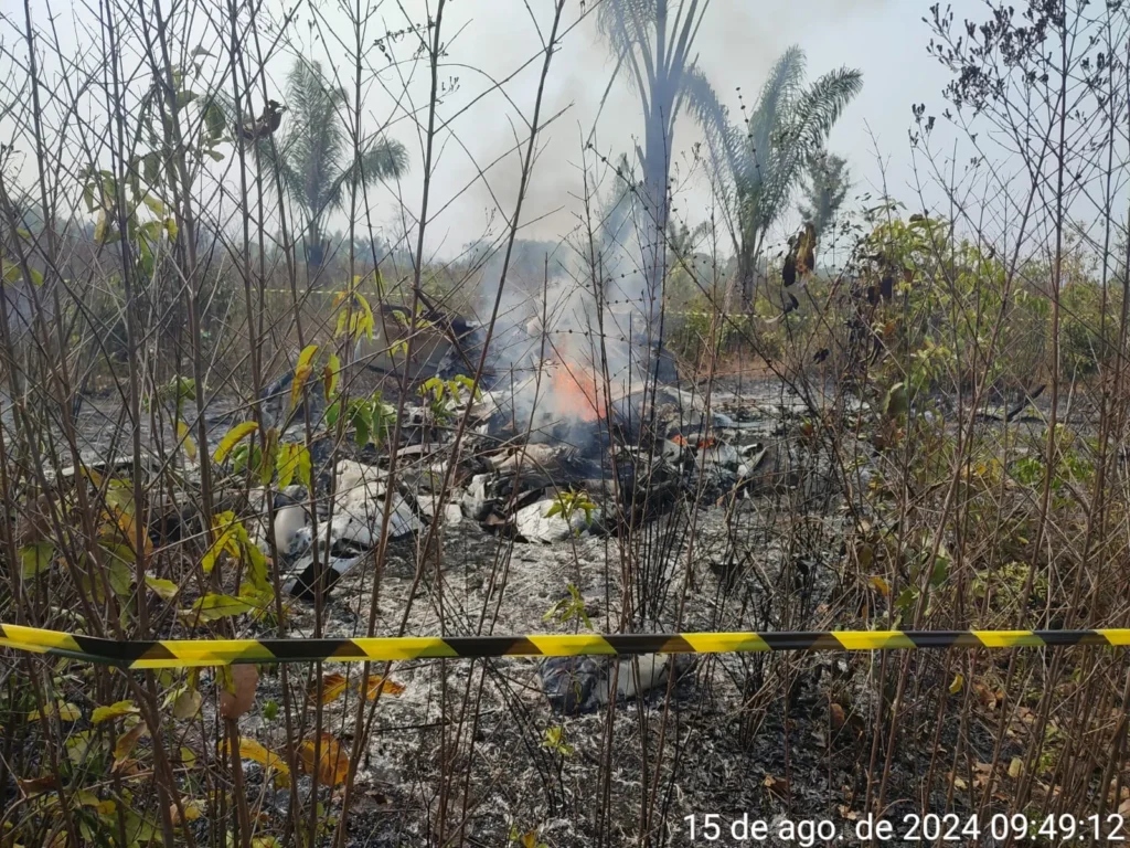 Avião de pequeno porte cai e deixa 5 mortos em Apiacás, na zona rural de Mato Grosso 3 whatsapp image 2024 08 15 at 11.47.04