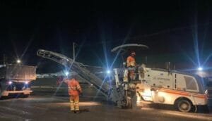 Obras em alças de viaduto da Freeway restringem tráfego na noite de quinta