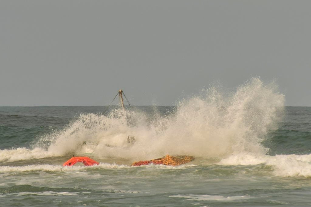 Bombeiros procuram homem que desapareceu após naufrágio de barco no Rio Mampituba 5 5028779 7852cdc17b63c73