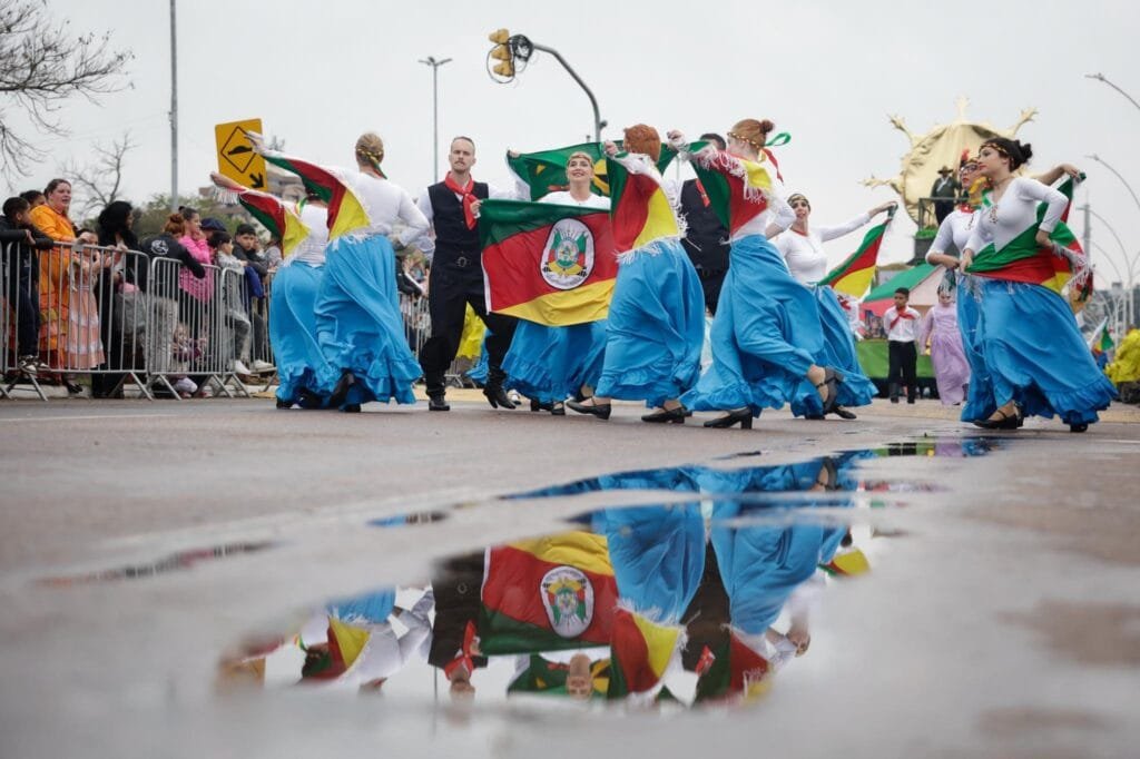 Desfile Farroupilha movimenta a manhã desta Sexta-feira em Porto Alegre 2 5036887 4036f51b50d3d8b