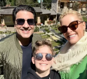 Ana Hickman, Alezinho e Edu Guedes curtem fim de semana em Gramado