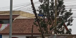 Ventos fortes provocam destelhamentos e causam transtornos em Alvorada, Canoas e Rolante