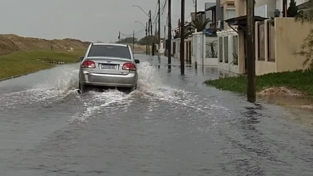 DIA VIRA NOITE EM VÁRIAS CIDADES COM VENTO DE ATÉ 120 KM/H E GRANIZO 2 temporal2309f