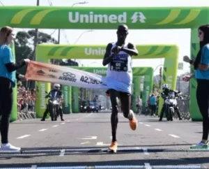 Maratona Internacional de Porto Alegre tem dupla vitória africana. No feminino deu Quênia; no masculino, Uganda