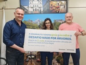 Doação de mudas qualifica serviço de plantios urbanos em Porto Alegre