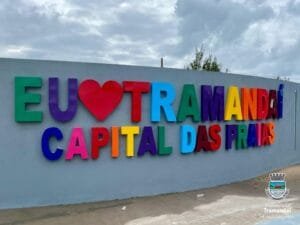 Nova Praça dos Botos tem atraído centenas de visitantes localizada às margens do Rio Tramandaí