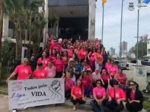Caminhada Rosa promove prevenção ao câncer de mama em Tramandaí 🩷