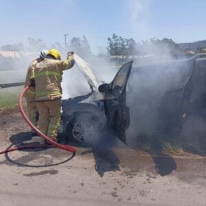 Incêndio destrói mais um veículo na cidade Osório