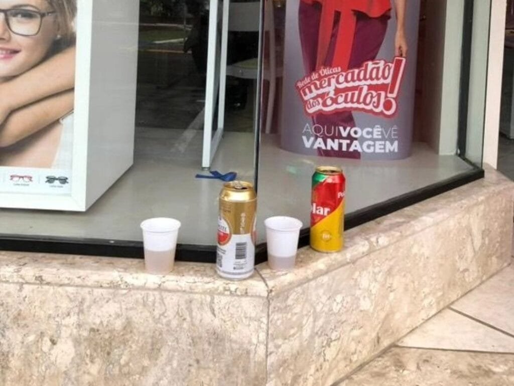 Sujeira deixada em frente aos estabelecimentos comerciais de Osório gera incômodo e demanda por conscientização 1 464903247 8296221540476167 5187346840393287874 n