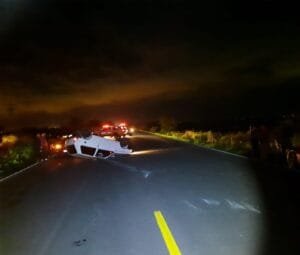 Acidente na Estrada do Mar em Osório resulta em capotamento