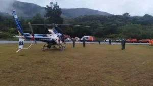 Helicóptero dos bombeiros cai e mata tripulação durante buscas de avião em Minas Gerais