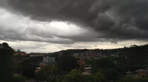 Inmet publica alerta laranja de tempestade para o RS nesta Quinta-feira