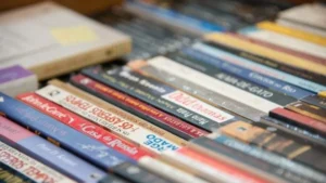 Mais de 70 mil livros são arrecadados para bibliotecas atingidas pela enchente no RS