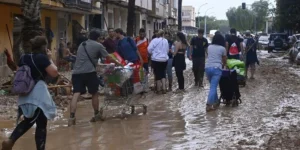 Sobe para 155 o número de mortos em inundações na Espanha