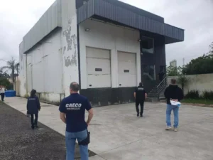 Fábrica clandestina de gelo é interditada no Litoral Gaúcho