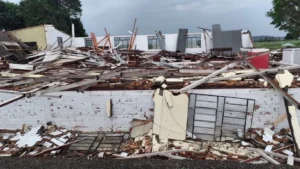 VENDAVAIS CAUSAM DESTRUIÇÃO EM CIDADES DO SUL DO BRASIL