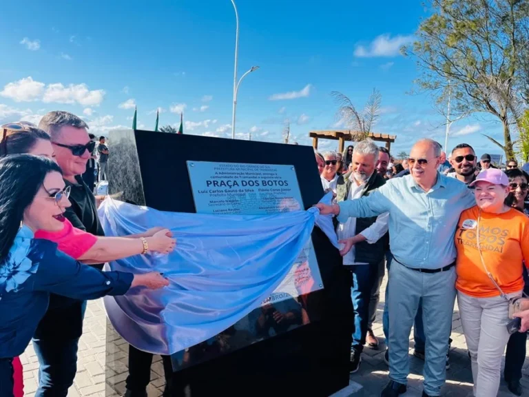 Em Tramandaí, Praça dos Botos é entregue para a comunidade