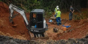 CCR ViaSul cava até oito metros de profundidade para encontrar canal danificado na freeway