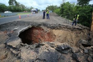 Descoberta a causa do surgimento de buraco na freeway