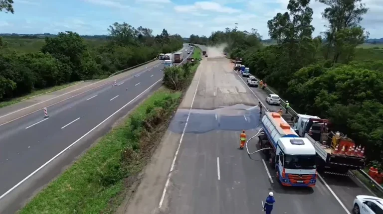 Após conclusão dos trabalhos, CCR ViaSul libera totalmente o tráfego da Freeway, em Glorinha