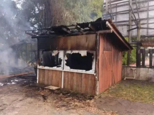 Incêndio atinge casa de autor de explosões no Supremo e deixa mulher gravemente ferida em Santa Catarina
