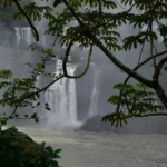 Falta de chuva faz vazão das cataratas do Iguaçu cair 95%