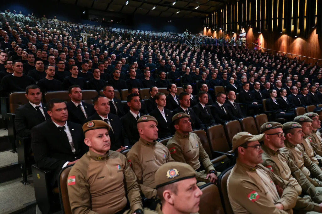 Polícia militar de Santa Catarina confirma a contratação de 650 militares Polícia militar de Santa Catarina confirma a contratação de 650 militares