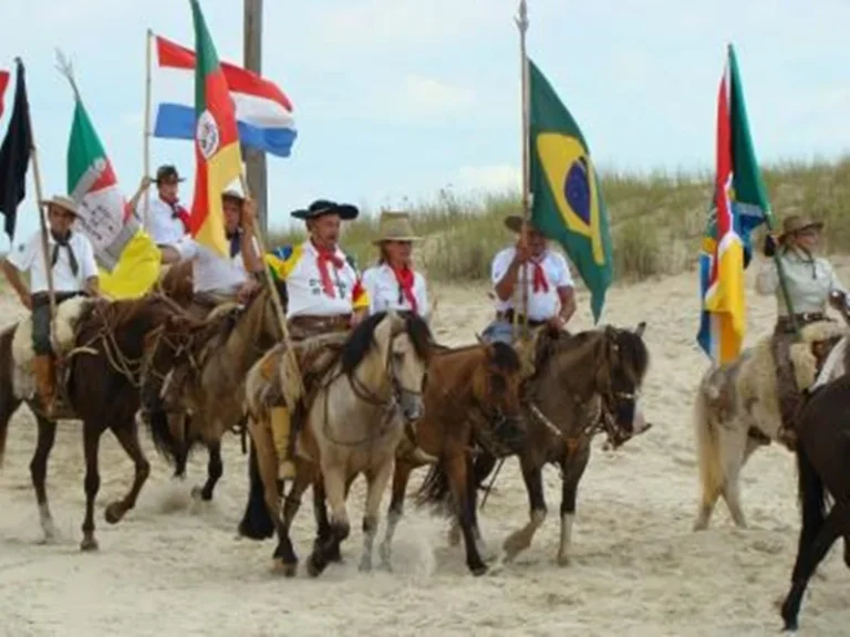 A Assembleia Legislativa  aprova projeto que declara Cavalgada do Mar de interesse artístico e cultural no RS