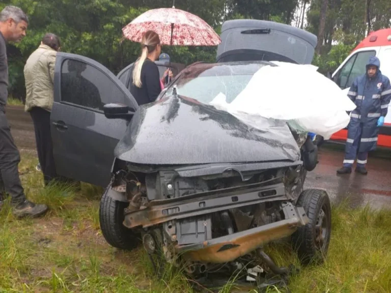 Colisão entre caminhão e carro deixa uma pessoa morta na ERS-020, em Taquara