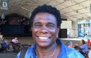 Neguinho da Beija-Flor anuncia último desfile em 2025