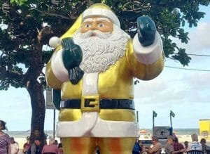 Balneário Camboriú: Papai Noel Troca o Vermelho pelo Verde e Amarelo