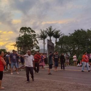 Moradores de Várzea do Padre em Osório protestam contra constantes quedas de energia na localidade