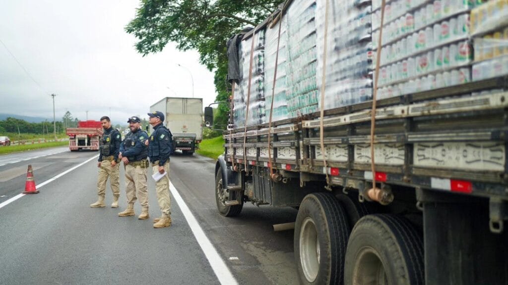 PRF-RS realiza 30ª edição da Operação Temática de Fiscalização de Pesos e Dimensões (OTEPED) 7 469437700 8513267778771541 6999107582032404357 n 1