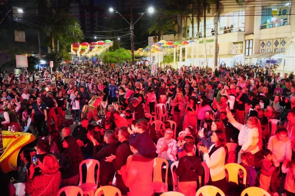 Nesse Sábado a Magia de Natal invadiu a cidade de Torres no Palco de Natal, ao lado da Praça XV 3 469831859 1015140167314774 2744009481495412877 n