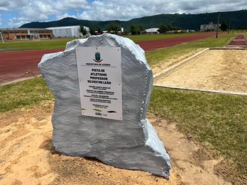 Homenagem ao Professor Silvestre Leão marca manhã emocionante na Vila Olímpica de Osório