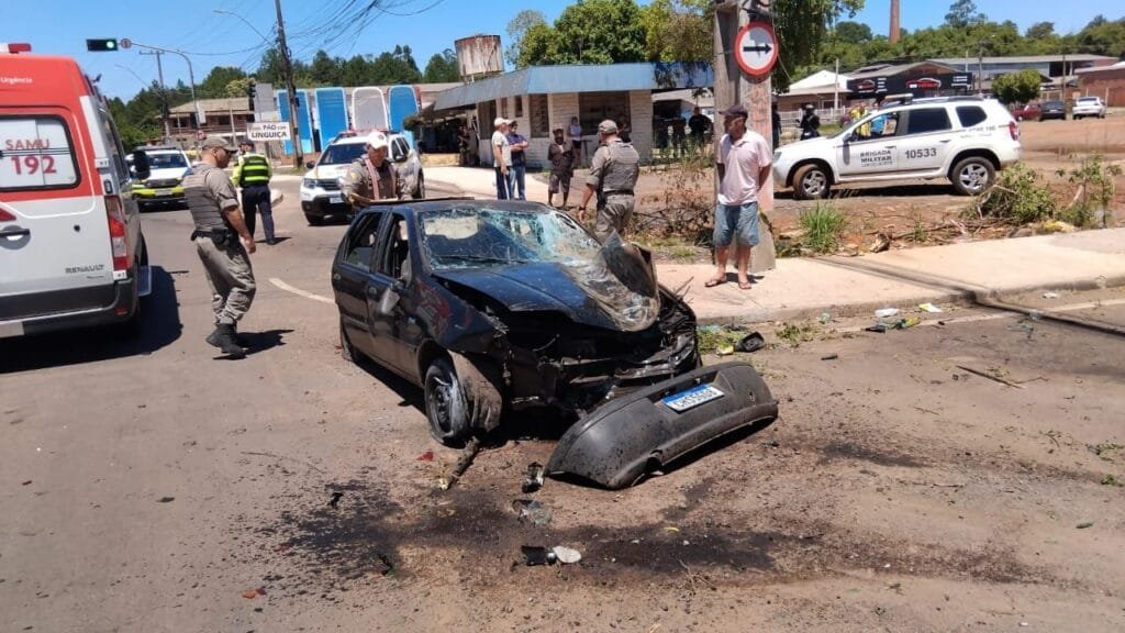 Mais um carro cai de barranco entre a ERS-118 e a ERS-020, em Gravataí 1 471280046 1002740098561040 1853807835308884015 n