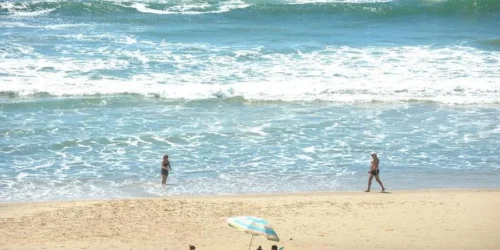 Domingo terá sol, calor e chuva isolada no RS