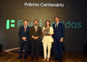 AGAS homenageia Fruki Bebidas durante premiação do Carrinho AGAS 2024