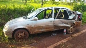 MOTORISTA EMBRIAGADO É PRESO APÓS CAUSAR ACIDENTE E DEIXA QUATRO PESSOAS FERIDOS NA PR-158 PARANAVAÍ SENTIDO A SÃO JOÃO DO CAIUÁ-PR