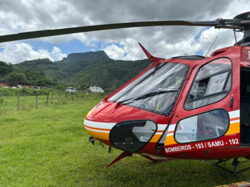 Mulher sofre choque elétrico e mobiliza helicóptero de resgate em SC