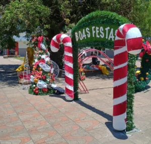 Prefeitura de Tramandaí inicia a instalação da decoração de Natal no Centr