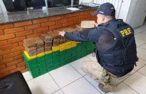 Polícia Rodoviária Federal apreende 200 kg de cocaína escondidos dentro de uma geladeira no Rio Grande do Sul