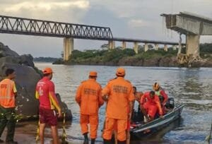 Acidente na ponte: Caminhão-tanque tinha ácido sulfúrico
