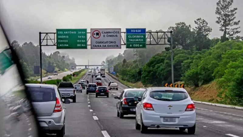 Mais de 160 mil veículos devem passar pela Freeway rumo às praias gaúchas neste fim de semana 1 000 freeway