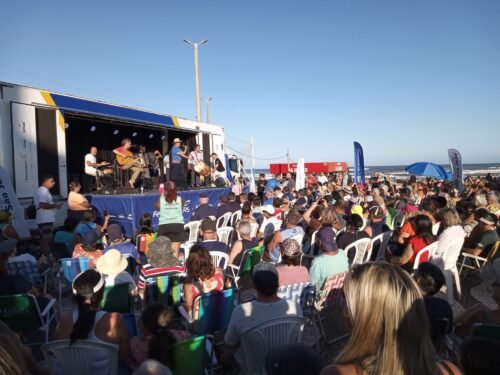 Abertura oficial do Verão Sesc, na tarde deste sábado (04/01), em Tramandaí